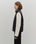 CLASSIC LOGO LIGHT DOWN VEST IN BLACK image 2