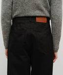 W COTTON CURVED LINE PANTS IN BLACK image 2
