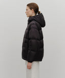 SLEEVE DETATCHABLE HOODED DOWN JACKET IN BLACK