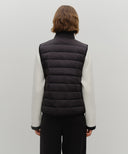 CLASSIC LOGO LIGHT DOWN VEST IN BLACK image 3