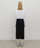 W EMBROIDERY CLASSIC LOGO SWEAT SKIRT IN BLACK