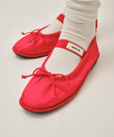 W BANDING RIBBON FLAT SHOES IN RED image 8