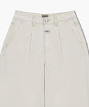W LOW-WAIST TUCK WIDE DENIM PANTS IN ECRU image 10