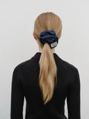 CLASSIC LOGO DENIM PATTERN HAIR SCRUNSHIE IN DARK BLUE