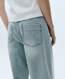 W LOW-WAIST TUCK WIDE DENIM PANTS IN LIGHT BLUE image 2