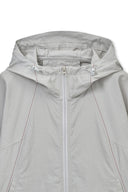 CROPPED BACK LOGO HOODY WIND BREAKER IN LIGHT BEIGE image 3