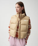 W CLASSIC LOGO DUCK DOWN CROP VEST IN BEIGE