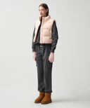 W CLASSIC LOGO DUCK DOWN CROP VEST IN PINK