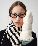 REGULAR LOGO FUR MITTENS IN IVORY