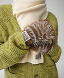 CLASSIC LOGO FLUFFY GLOVE IN BROWN