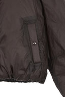 BACK LOGO HOODY SHORT DOWN JUMPER IN CHARCOAL GREY