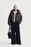 BACK LOGO HOODY SHORT DOWN JUMPER IN CHARCOAL GREY