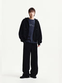 BACK LOGO ESSENTIAL HOODY ZIP UP IN BLACK