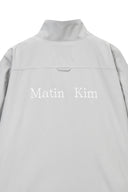 BACK LOGO HIGH NECK JUMPER IN LIGHT GRAY