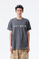 APPLIQUE FELT LOGO TOP FOR MEN IN CHARCOAL